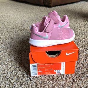 Infant girl Nike Star Runner shoe